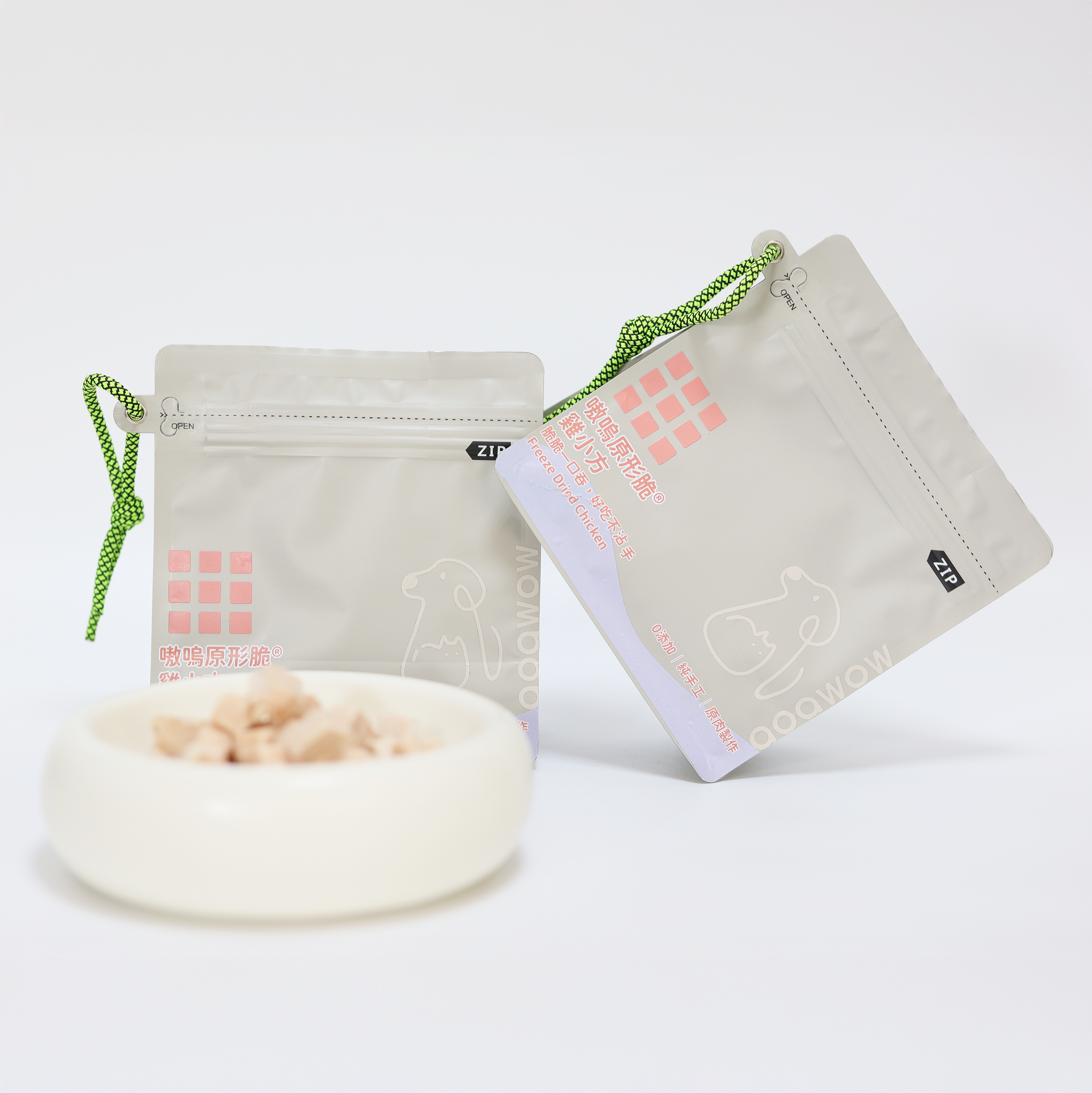 嗷嗚原形脆，雞小方