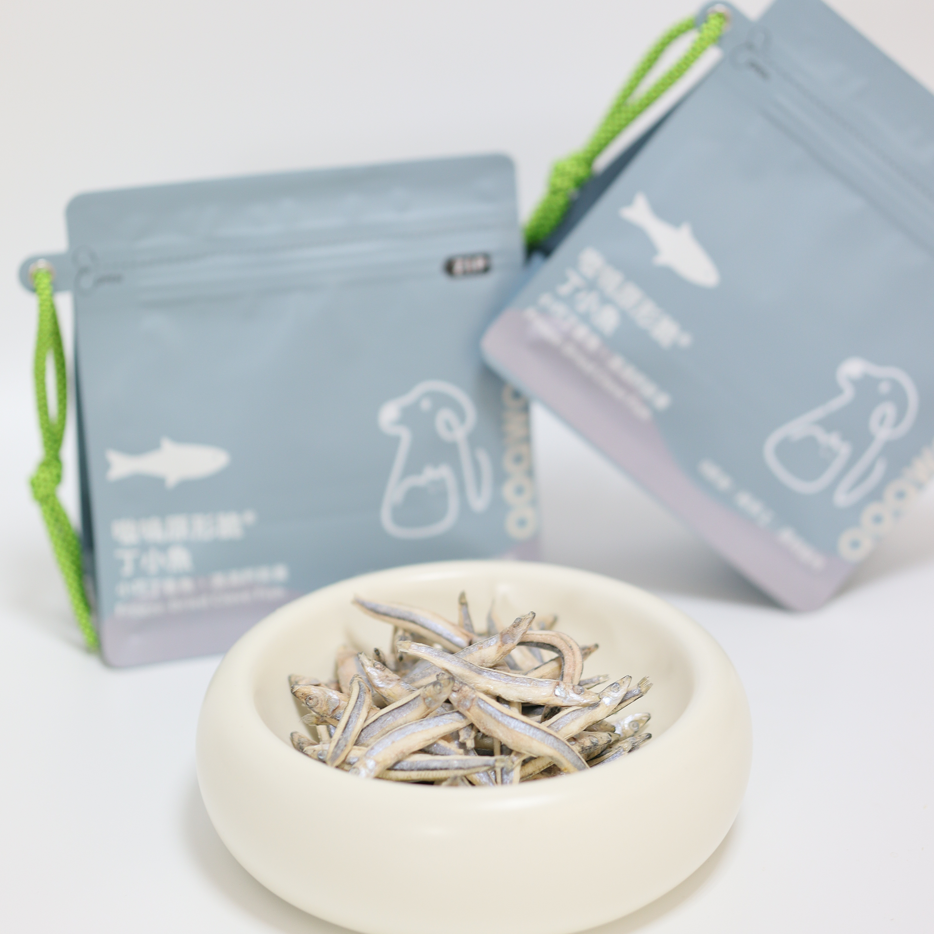 嗷嗚原形脆，丁小魚